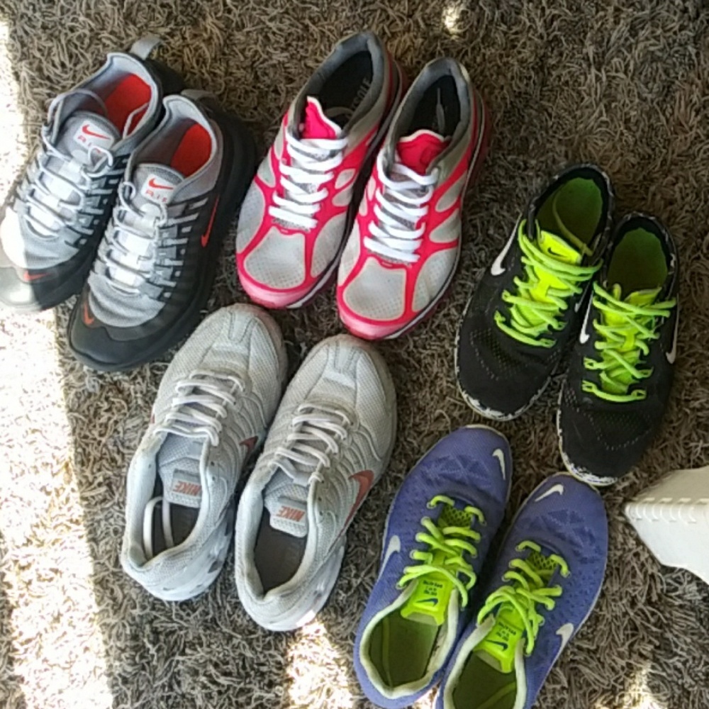 Nike shoe/shirt bundle